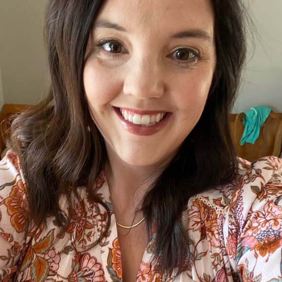 Meet your Posher, Erin - Picture 1 of 1